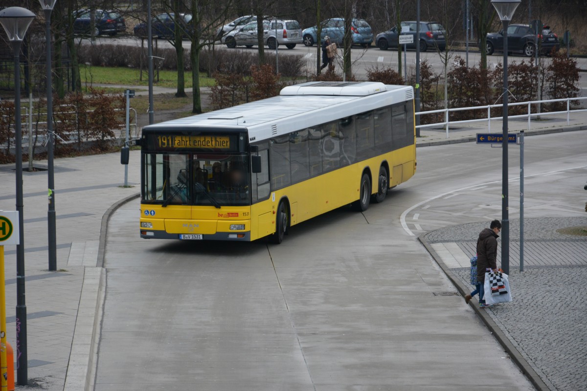 B-V 1531 ist am 17.01.2015 unterwegs auf der Linie 291/191. Aufgenommen am S-Bahnhof Berlin Marzahn.
