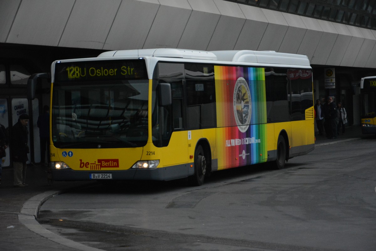 B-V 2214 steht am 26.10.2014 am Flughafen Tegel. Aufgenommen wurde ein Mercedes Benz O530 Citaro Low Entry.
