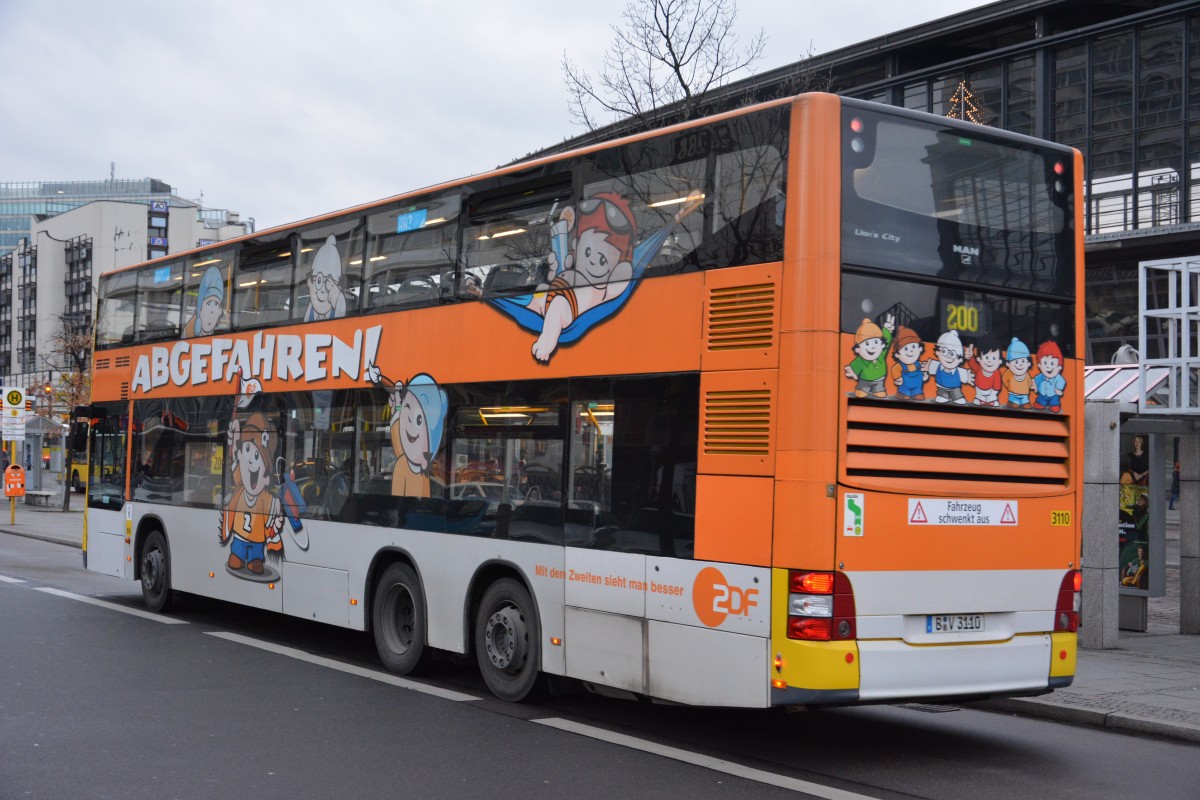 B-V 3110 ist zur Abfahrt bereit. 22.12.2013 Berlin Zoo.