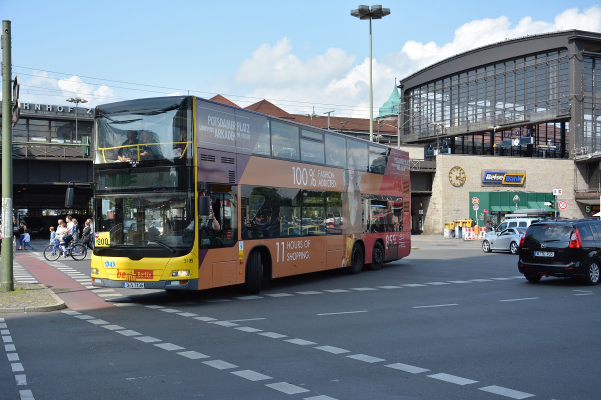 B-V 3185 auf der Linie 200 unterwegs. Aufgenommen wurde ein MAN Lion's City DD, Berlin Zoologischer Garten. 21.08.2014.
