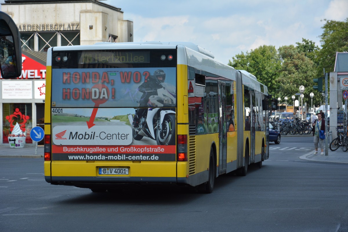 B-V 4001 fährt am 21.08.2014 auf der Linie 109. Aufgenommen wurde ein MAN ,Berlin Zoologischer Garten.
