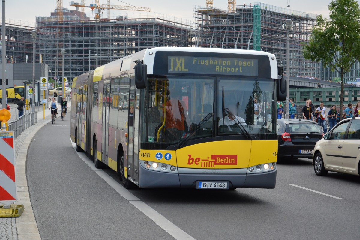 B-V 4148 auf der Linie TXL am 15.07.2014. Aufgenommen am Hbf Berlin.