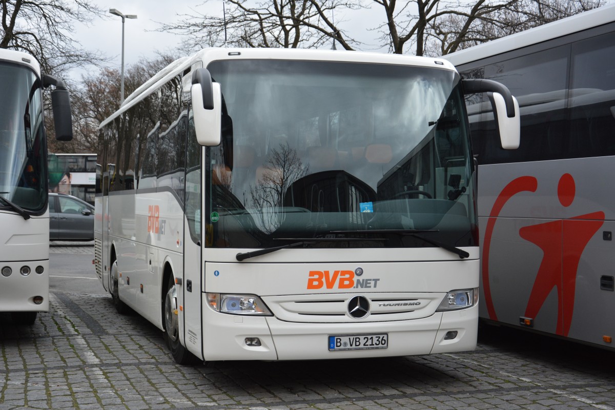B-VB 2136 steht am 01.04.2015 auf dem Hardenbergplatz in Berlin. Aufgenommen wurde ein Mercedes Benz Tourismo K.
