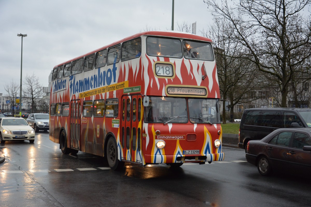 B-Z 2329H (Büssing DE 71) fährt am 02.01.2015 auf der Linie 218 zur Pfaueninsel. Aufgenommen am 02.01.2015, Berlin ZOB.
