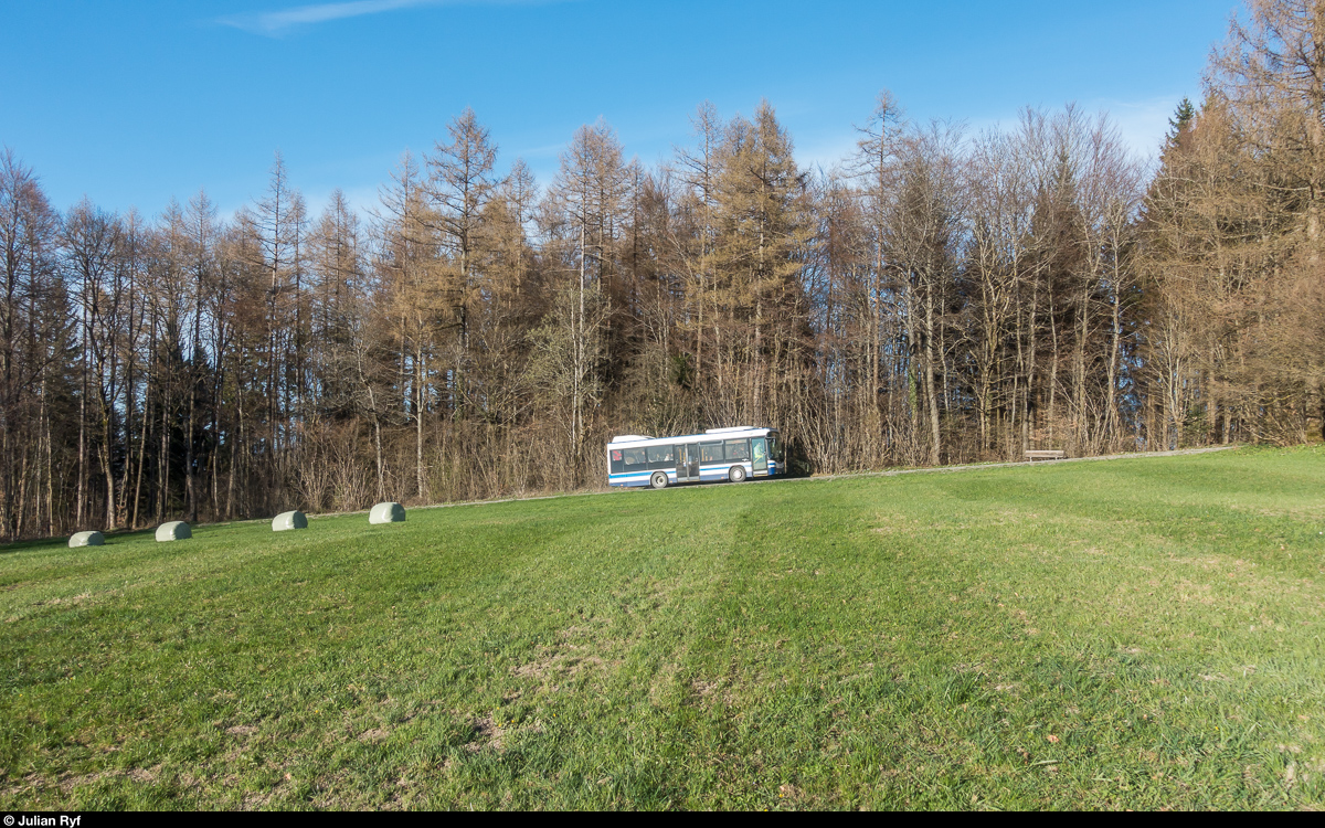 Bahnersatz Ringlikon - Uetliberg wegen Bauarbeiten vom 3. April bis am 10. Mai 2018. Zum Einsatz kommt ein Hess Bergbus der AHW Busbetriebe. Aufnahme vom 12. April 2018.
