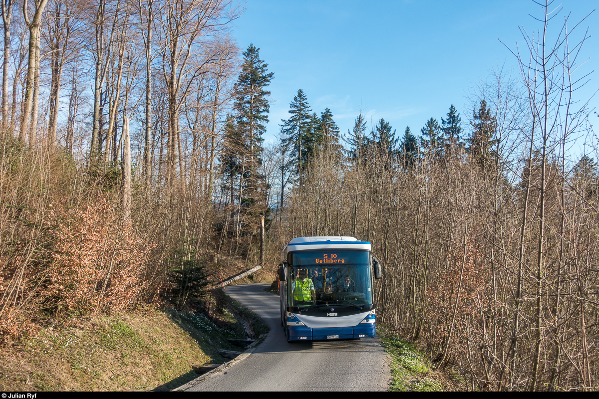 Bahnersatz Ringlikon - Uetliberg wegen Bauarbeiten vom 3. April bis am 10. Mai 2018. Zum Einsatz kommt ein Hess Bergbus der AHW Busbetriebe. Aufnahme vom 12. April 2018.
