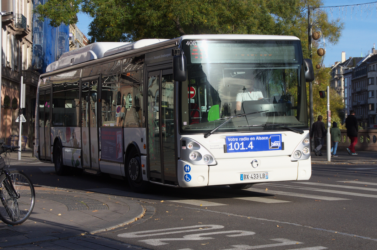 Bei unserem Stadtbummel in Straßburg fuhr uns dieser Stadtbus (Bus 408) vor die Linse. (IVECO) Irisbus Typ Citelis. 15.11.2015