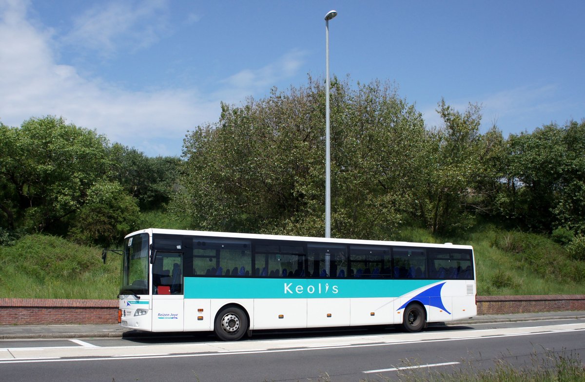 Belgien / Bus Oostende / Bus Ostende: Mercedes-Benz Intouro von Keolis Belgien / Reizen Joye, aufgenommen im Mai 2018 im Stadtgebiet von Ostende.