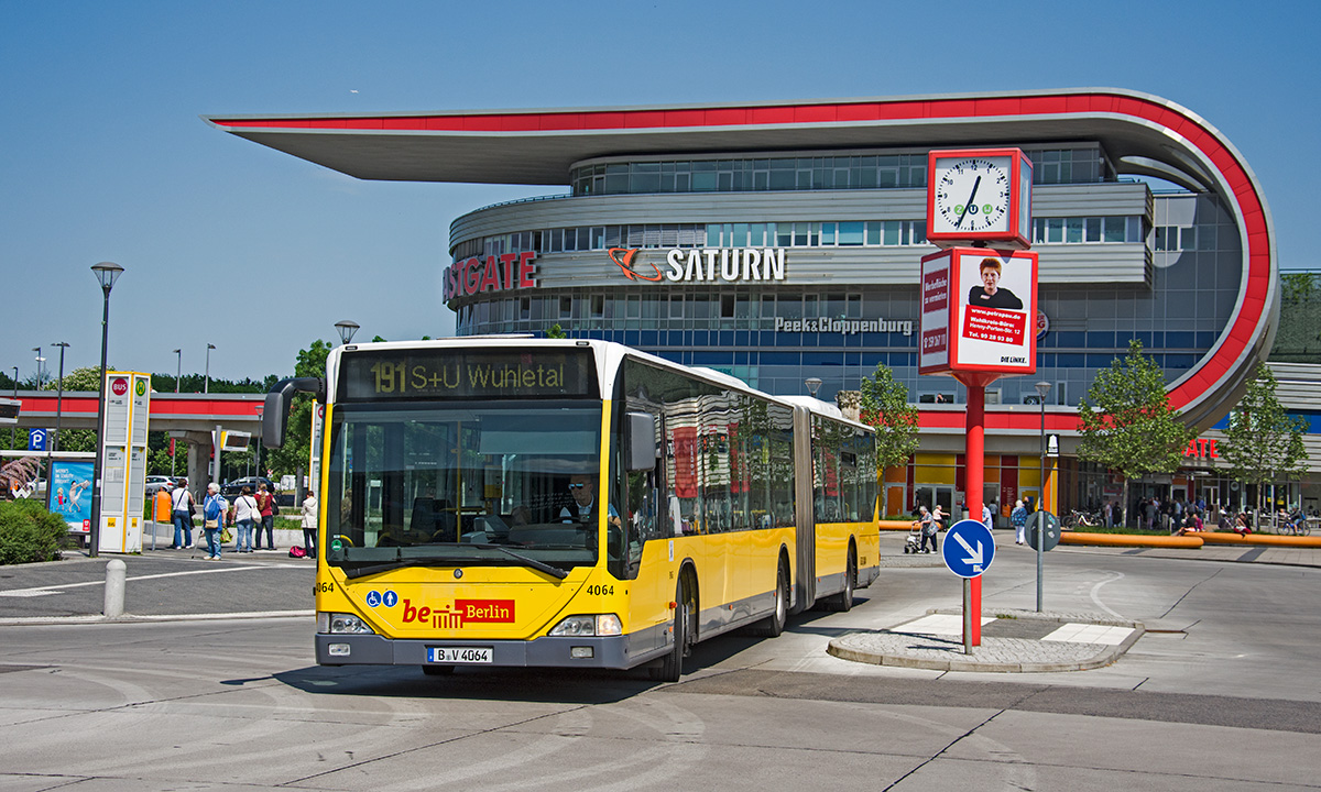 Berlin BVG Citaro G Wagen 4064 als Linie 191 am S-Bahnhof Marzahn, 13.05.2016.