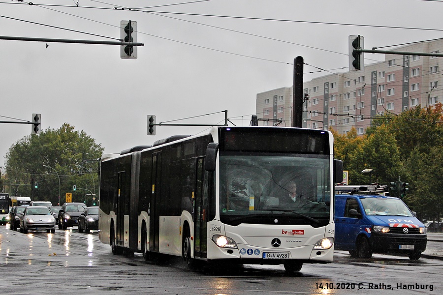 Berlin: BVG Wagen 4928 (C2 GN18) , B V 4928 , kurz vor Erreichen der Haltestelle Prerower Platz auf der Falkenberger Chaussee am 14.10.2020