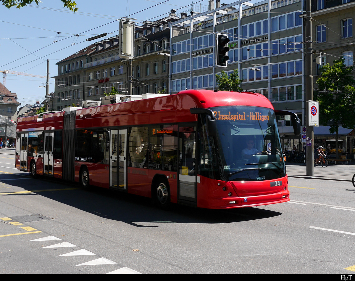 Bern Mobil - Hess Trolleybus Nr.24 unterwegs in der Stadt Bern am 08.08.2020