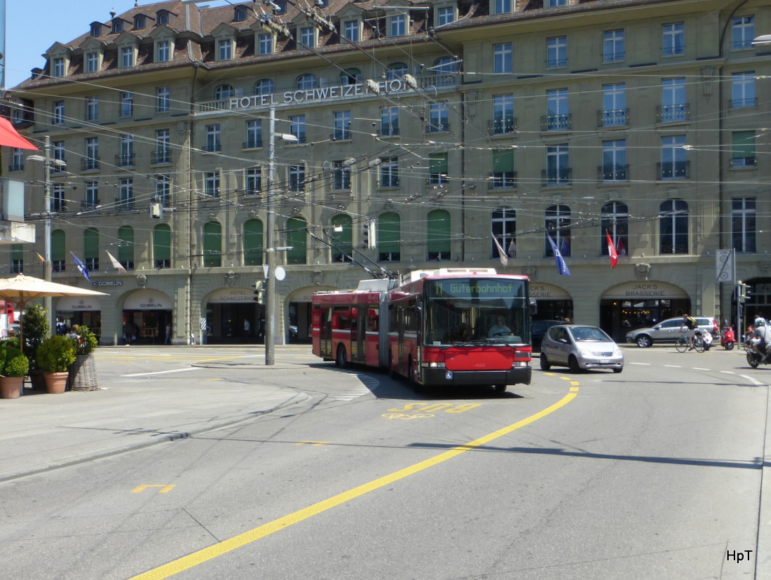 Bern Mobil - Trolleybus Nr.1 unterwegs auf der Linie 11 in der Stadt Bern am 06.06.2015