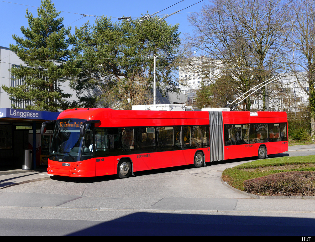 Bern Mobil - Trolleybus Nr.32 unterwegs auf der Linie 12 in der Stadt Bern am 16.03.2019