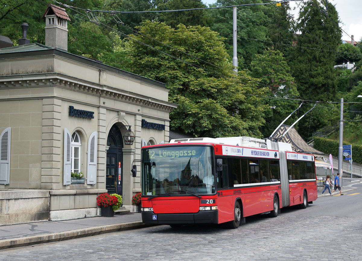 BERNMOBIL: Impressionen der Trolleybuslinie 12.
Entstanden sind die Aufnahmen am 6. Juli 2017 auf dem fotogenen Streckenabschnitt Kornhausplatz-Bärengraben.
Foto: Walter Ruetsch