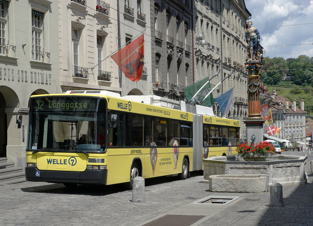 BERNMOBIL: Impressionen der Trolleybuslinie 12.
Entstanden sind die Aufnahmen am 6. Juli 2017 auf dem fotogenen Streckenabschnitt Kornhausplatz-Bärengraben.
Foto: Walter Ruetsch