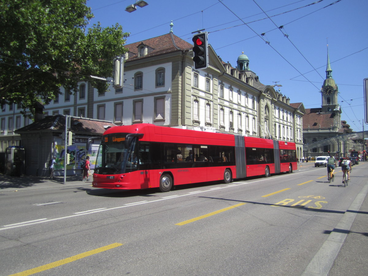 Bernmobil Nr. 41 (Hess Lightram BGGT-22D DC) am 31.7.2020 beim Hirschengraben