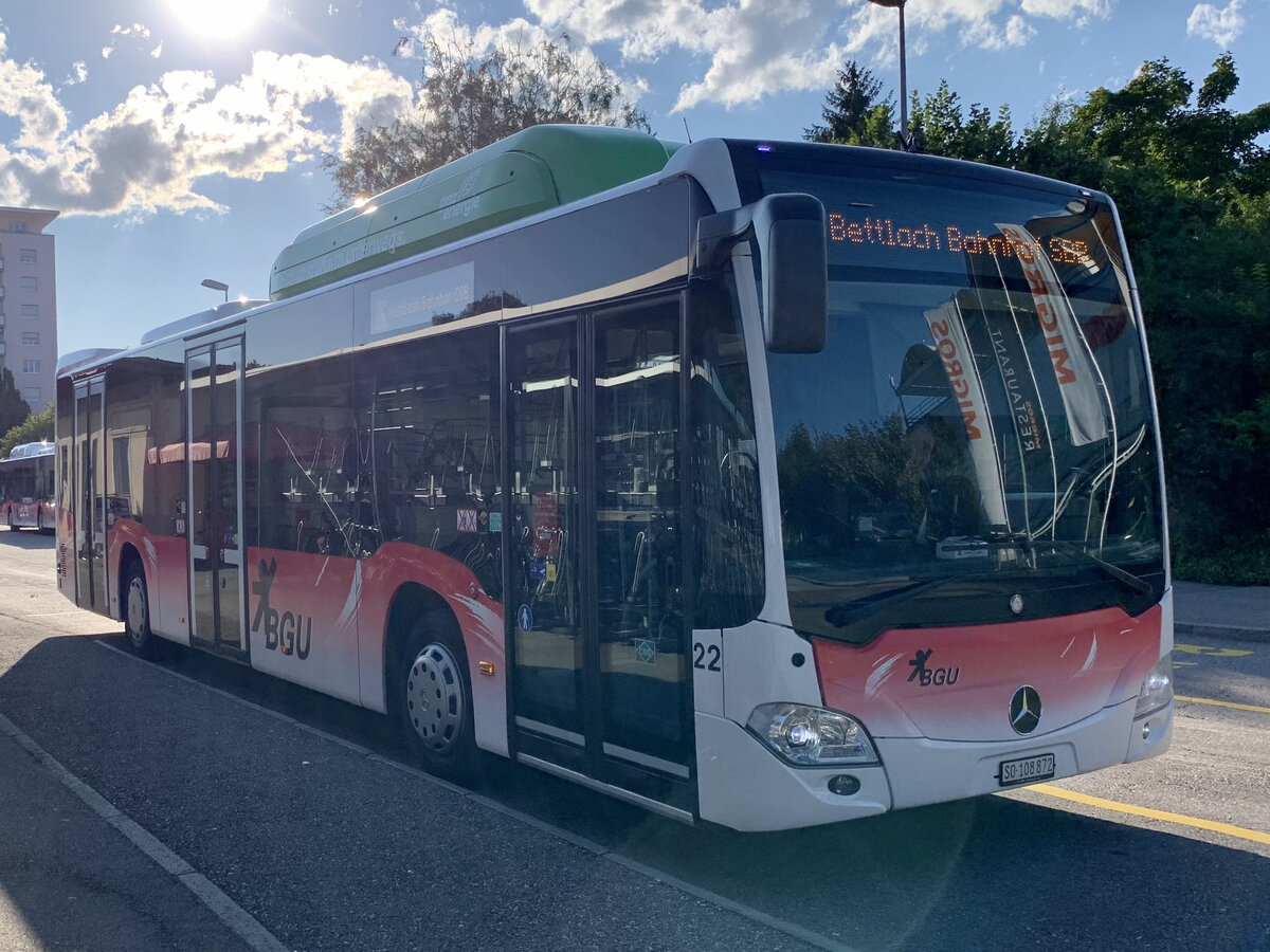 BGU MB C2 NGT Nr. 22 am 10.8.21 beim Bahnhof Grenchen Süd.