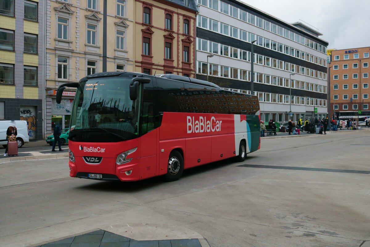 BlaBLaCar VDL Futura am 18.12.21 in Frankfurt am Main Fernbusbahnhof