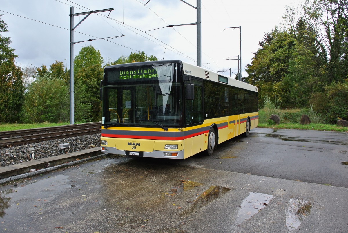 BLS Bahnersatz im Simmental: STI MAN Nr. 101 stationiert in Wimmis als Entlastungsbus, 22.10.2014.