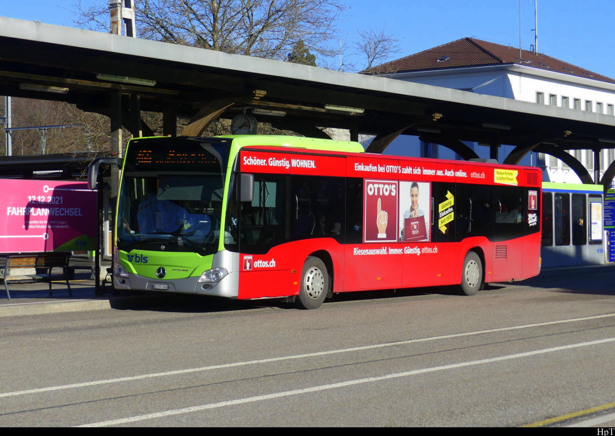 BLS Busland - Mercedes Citaro  Nr.106  BE  737106 bei den Haltestellen beim Bahnhof Burgdorf am 31.12.2021