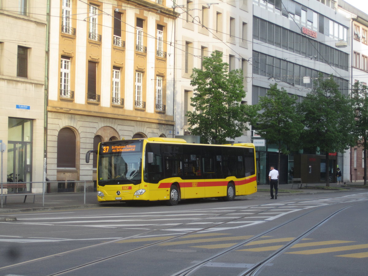 BLT Nr. 86 (Mercedes Citaro C2 O530) am 20.4.2020 in Basel, Aeschenplatz