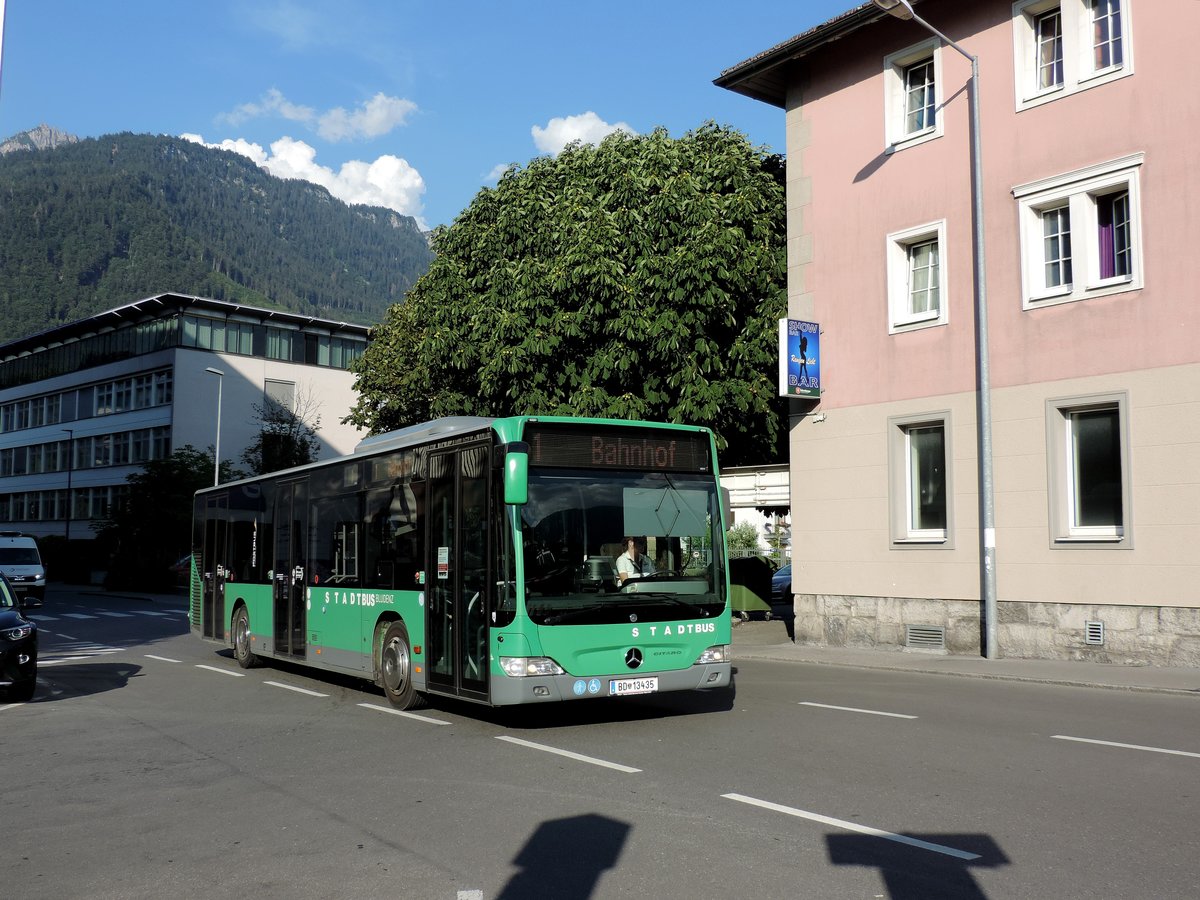 Bludenz - 31. Juli 2020 : Citaro Facelift Nr 35 verkehrt auf der Linie 1 beim Bahnhof.