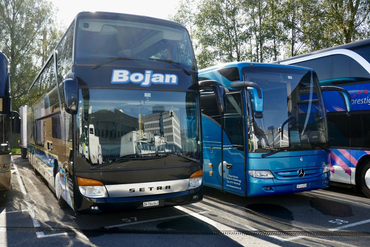 Bojan Reisen Setra 431 DT und ein MB Tourismo ex Zerzuben am 13.10.18 beim Eurobus Zentrum in Bassersdorf parkiert.