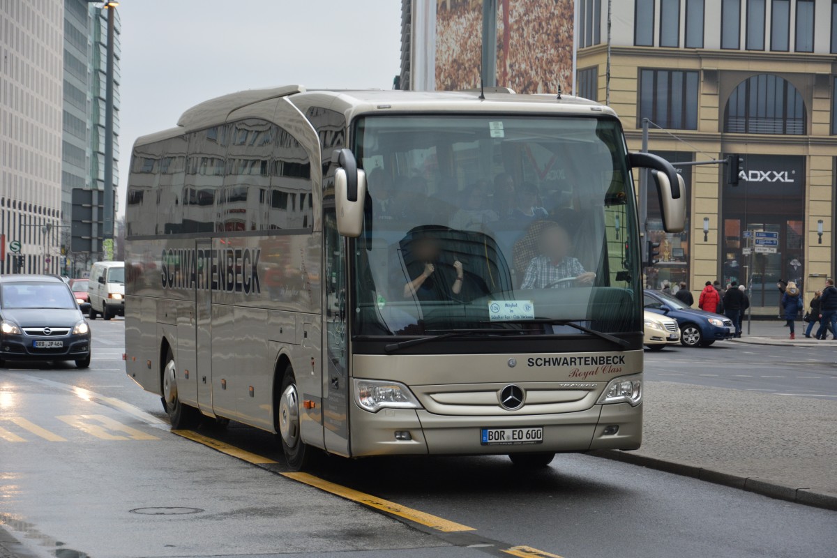BOR-EO 600 fährt am 14.03.2015 durch Berlin. Aufgenommen wurde ein Mercedes Benz Travego / Berlin Stresemannstraße.
