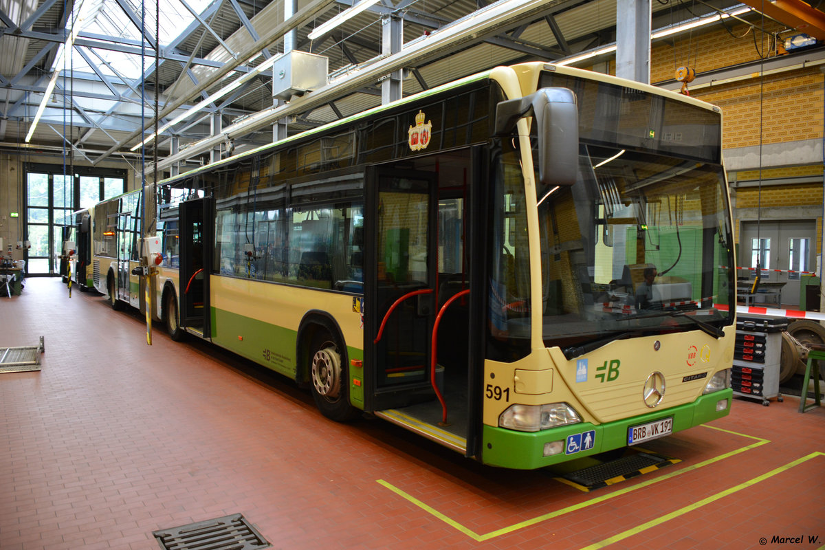 BRB-VK 191 steht am 01.07.2017 in der Halle. Aufgenommen wurde ein Mercedes Benz Citaro G der ersten Generation.  120 Jahre Straßenbahn in Brandenburg .