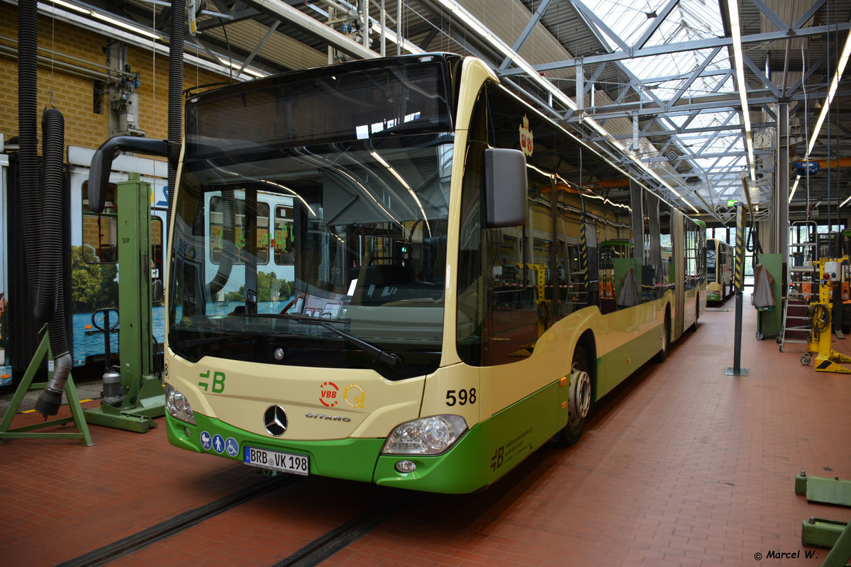 BRB-VK 198 steht am 01.07.2017 in der Halle. Aufgenommen wurde ein Mercedes Benz Citaro G der zweiten Generation.  120 Jahre Straßenbahn in Brandenburg .