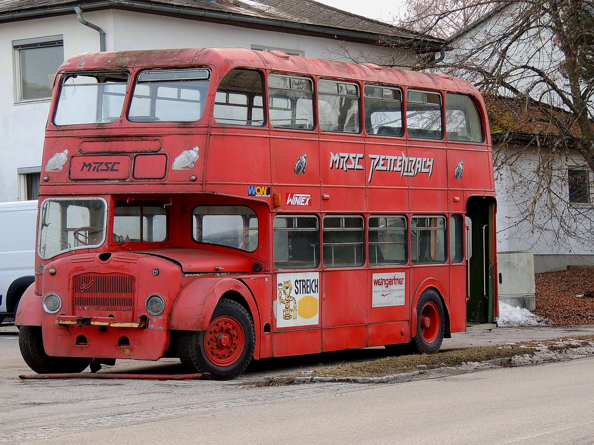 Bristol-Lodekka, ein britischer Doppeldeckerbus wurde im Produktionszeitraum von 1949-68 hergestellt, und hätte eine kleine  Auffrischung  nötig; 170208
