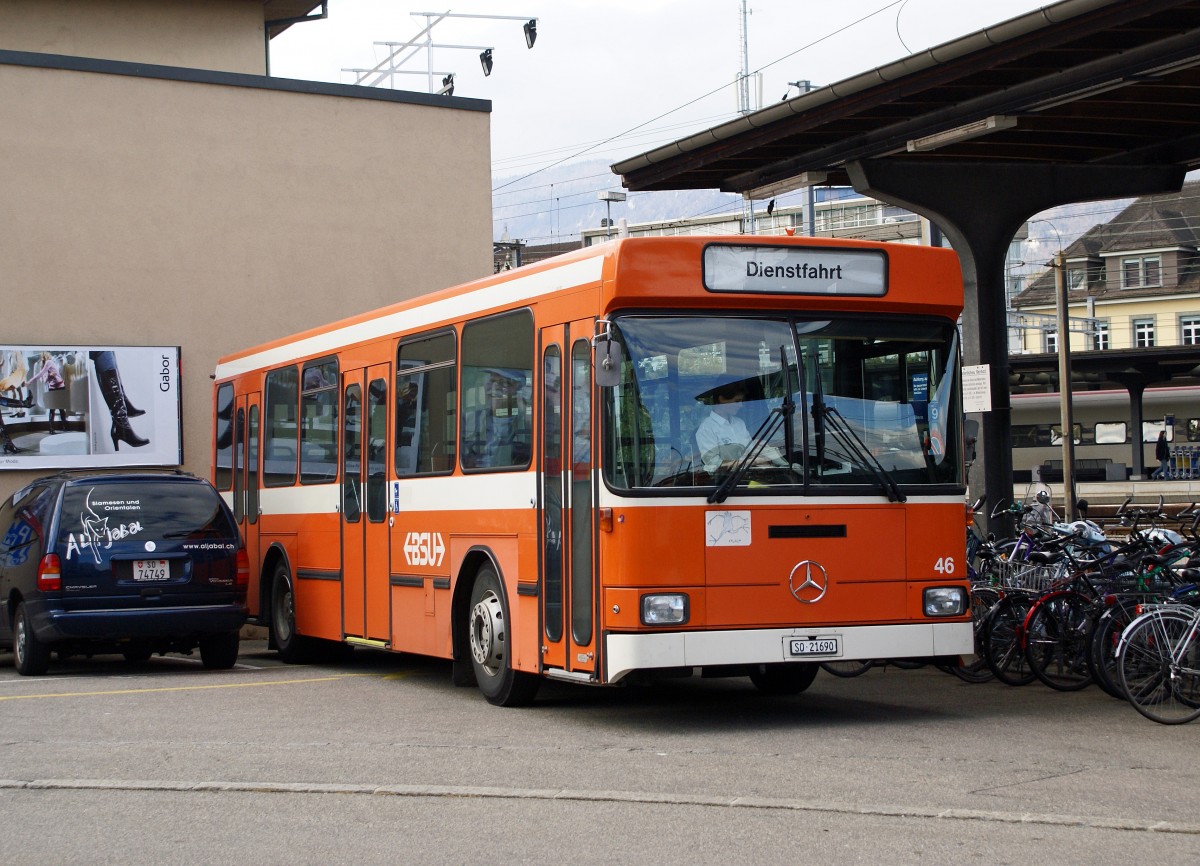 BSU: Der Mercedes Nr.46 im Dienste als Bahnersatz für den RBS. Die Aufnahme ist am 19. Oktober 2007 beim RBS-Bahnhof Solothurn entstanden.
Foto: Walter Ruetsch