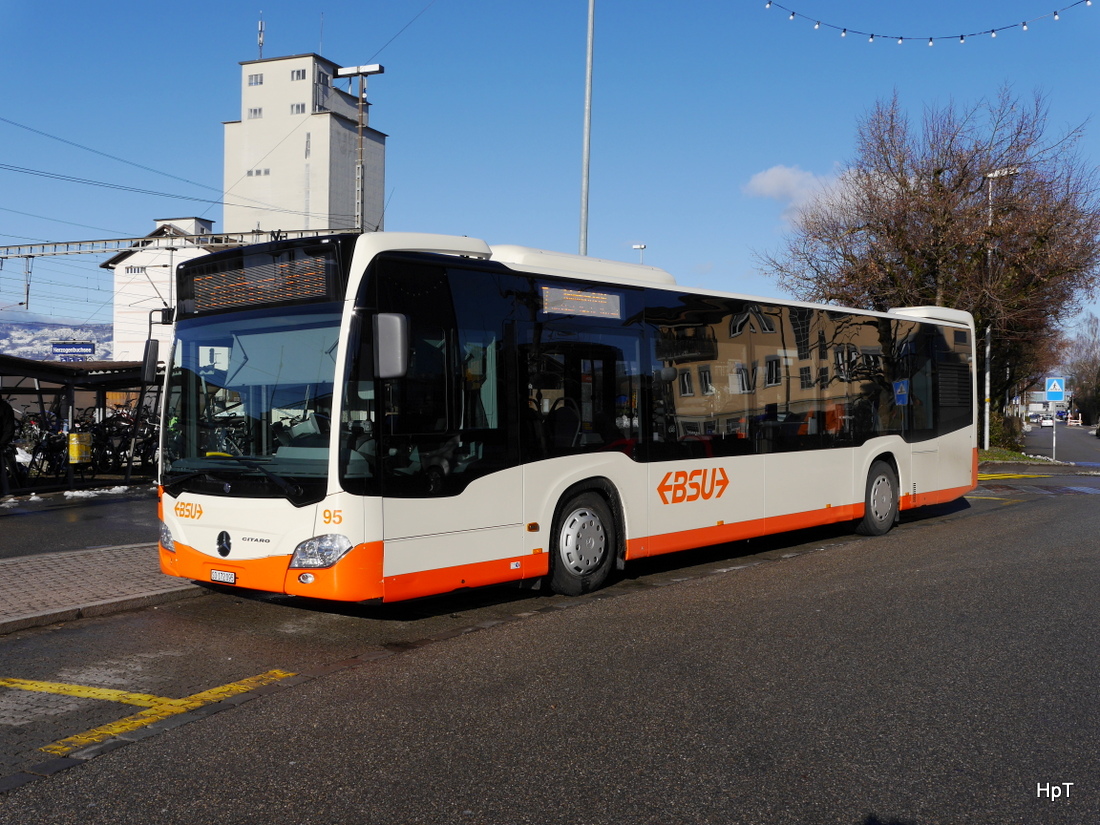 BSU - Mercedes Citaro  Nr.95  SO  172095 bei den Bushaltestellen beim Bahnhof in Herzogenbuchsee am 04.01.2015
