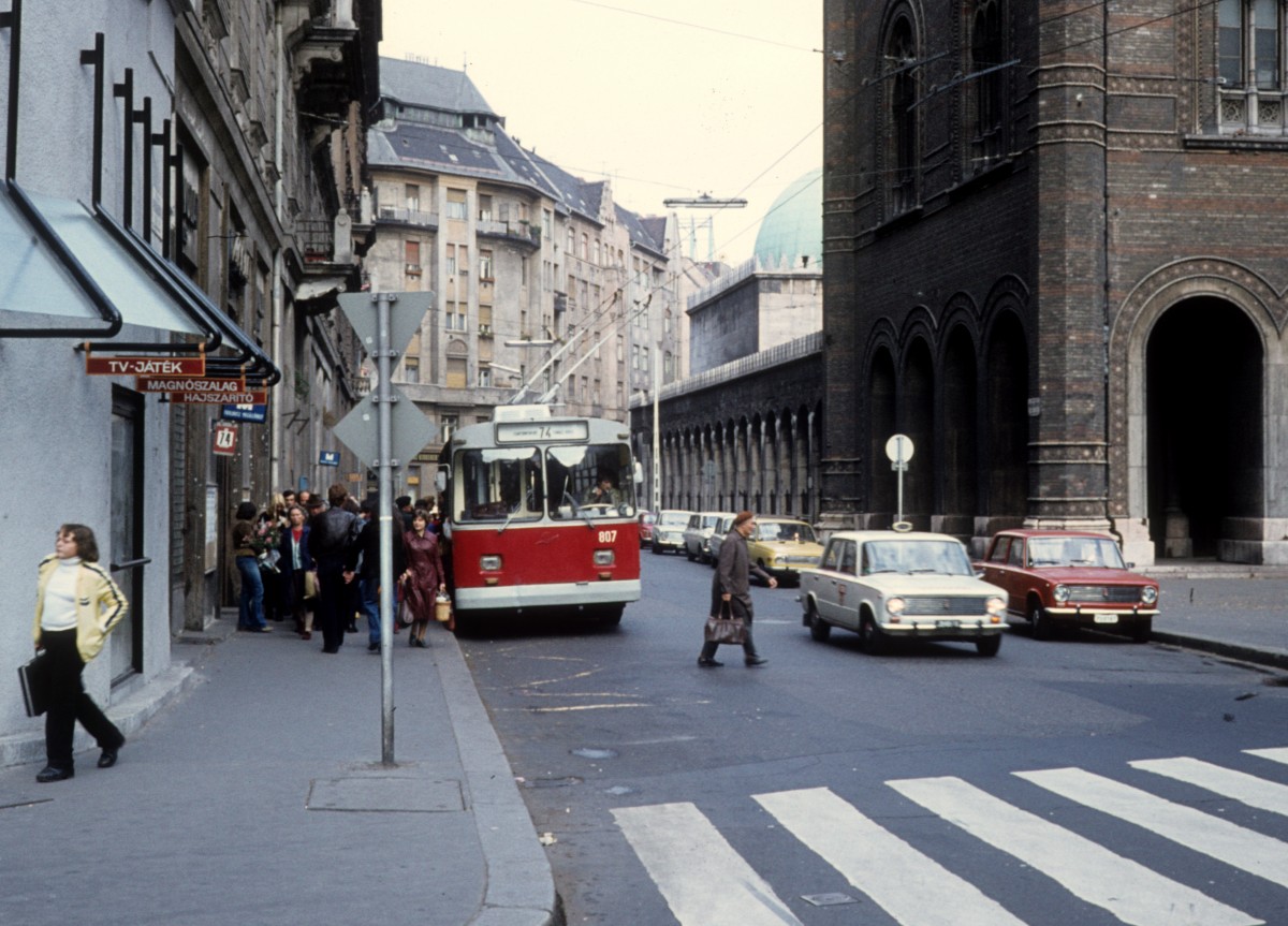 Budapest BKV Obuslinie 74 (Obus 804) am 20. Oktober 1979.