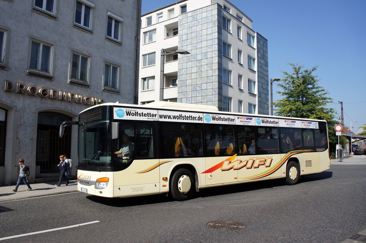 Bus Aschaffenburg / Verkehrsgemeinschaft am Bayerischen Untermain (VAB): Setra S 415 NF der WIFI Bustouristik (Wiessmann & Fischer KG), aufgenommen im September 2016 in der Nähe vom Hauptbahnhof in Aschaffenburg.