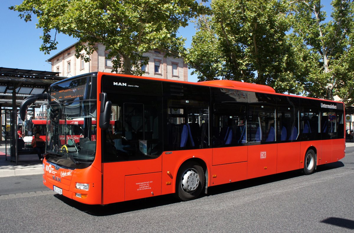 Bus Aschaffenburg / Verkehrsgemeinschaft am Bayerischen Untermain (VAB) / Kreisverkehrsgesellschaft Offenbach mbH (kvgOF): MAN Lion's City Ü der Verkehrsgesellschaft mbH Untermain (VU) / Untermainbus, aufgenommen Anfang Juli 2018 am Hauptbahnhof in Aschaffenburg.