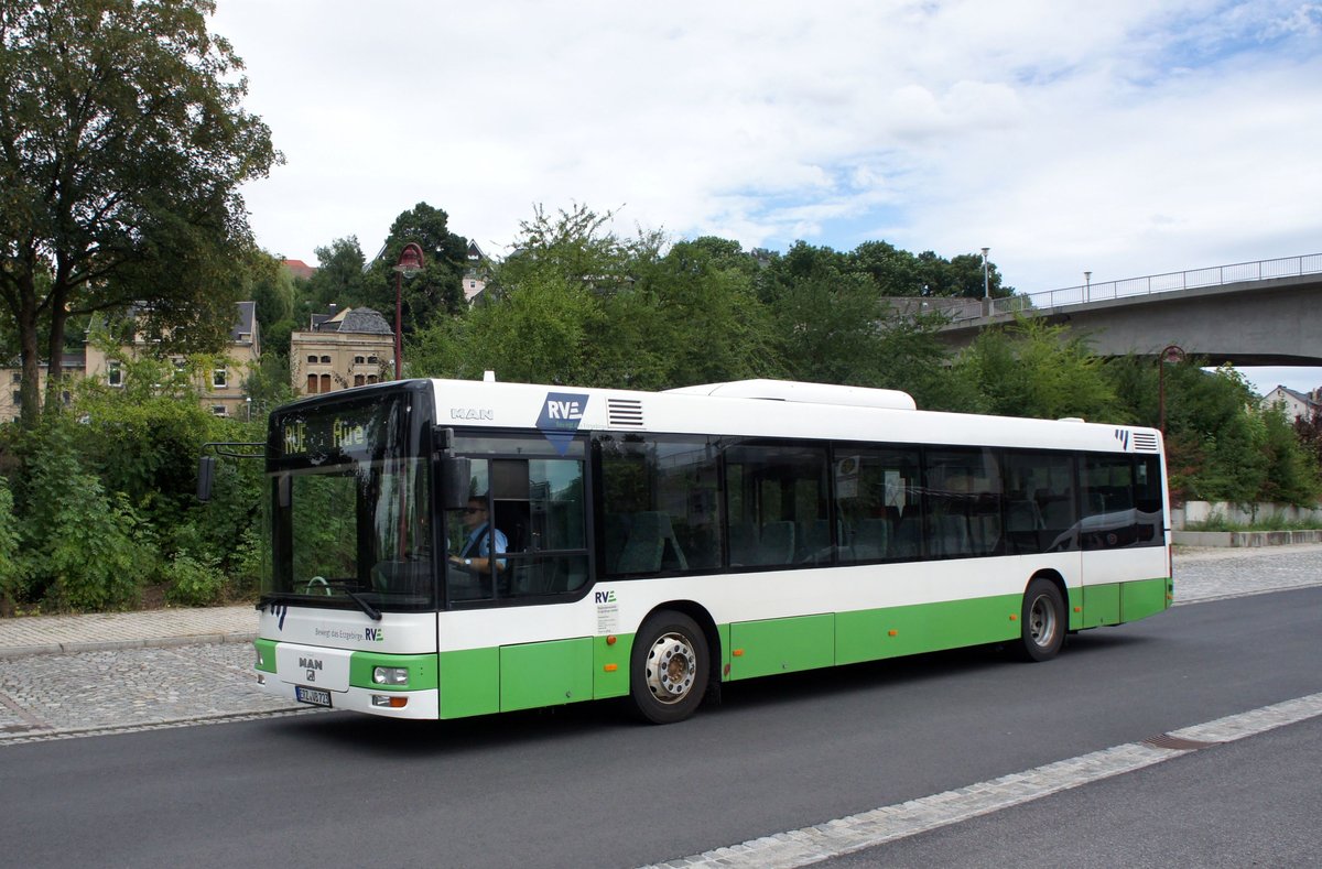 Bus Aue / Bus Erzgebirge: MAN NÜ der RVE (Regionalverkehr Erzgebirge GmbH), aufgenommen im August 2017 am Bahnhof von Aue (Sachsen).