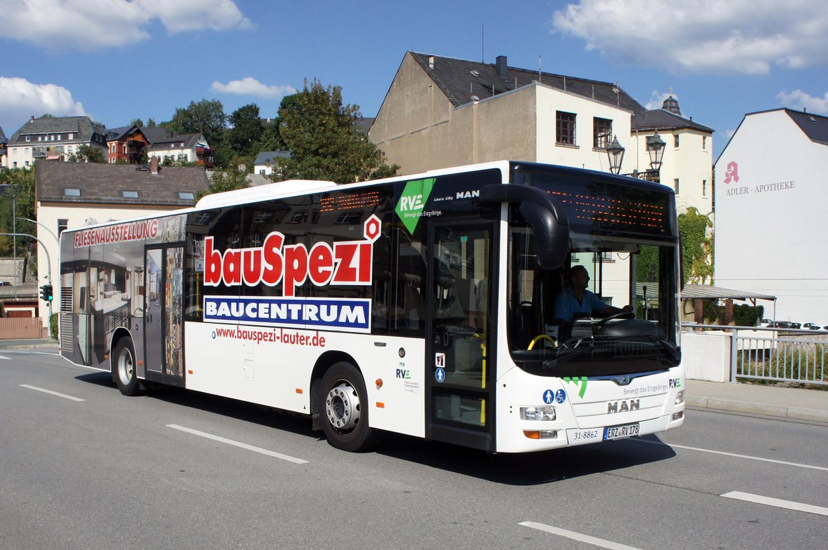 Bus Aue / Bus Erzgebirge: MAN Lion's City Ü der RVE (Regionalverkehr Erzgebirge GmbH), aufgenommen im Juli 2018 im Stadtgebiet von Aue (Sachsen).