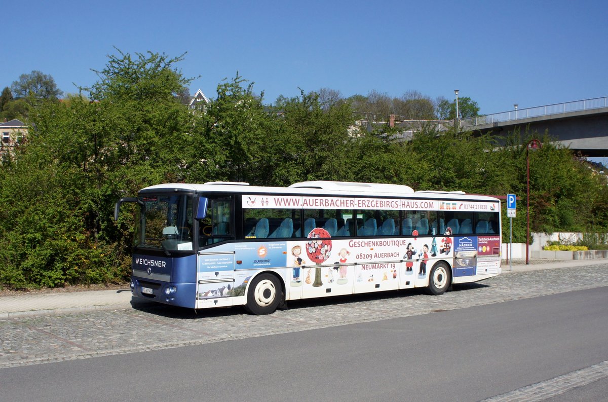 Bus Aue / Bus Erzgebirge: Irisbus Axer vom Omnibusbetrieb E. Meichsner GmbH, aufgenommen im April 2019 am Bahnhof von Aue (Sachsen).