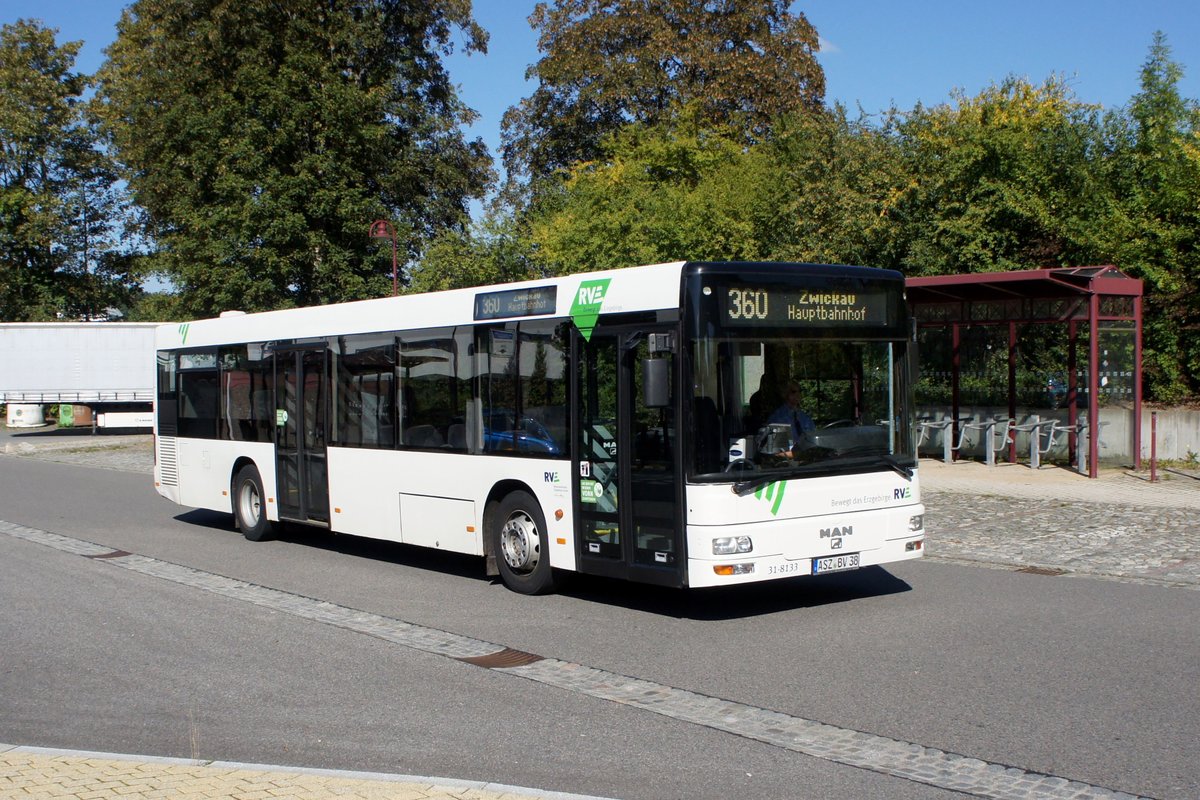 Bus Aue / Bus Erzgebirge: MAN NL (ASZ-BV 38) der RVE (Regionalverkehr Erzgebirge GmbH), aufgenommen im Oktober 2020 am Bahnhof von Aue (Sachsen).