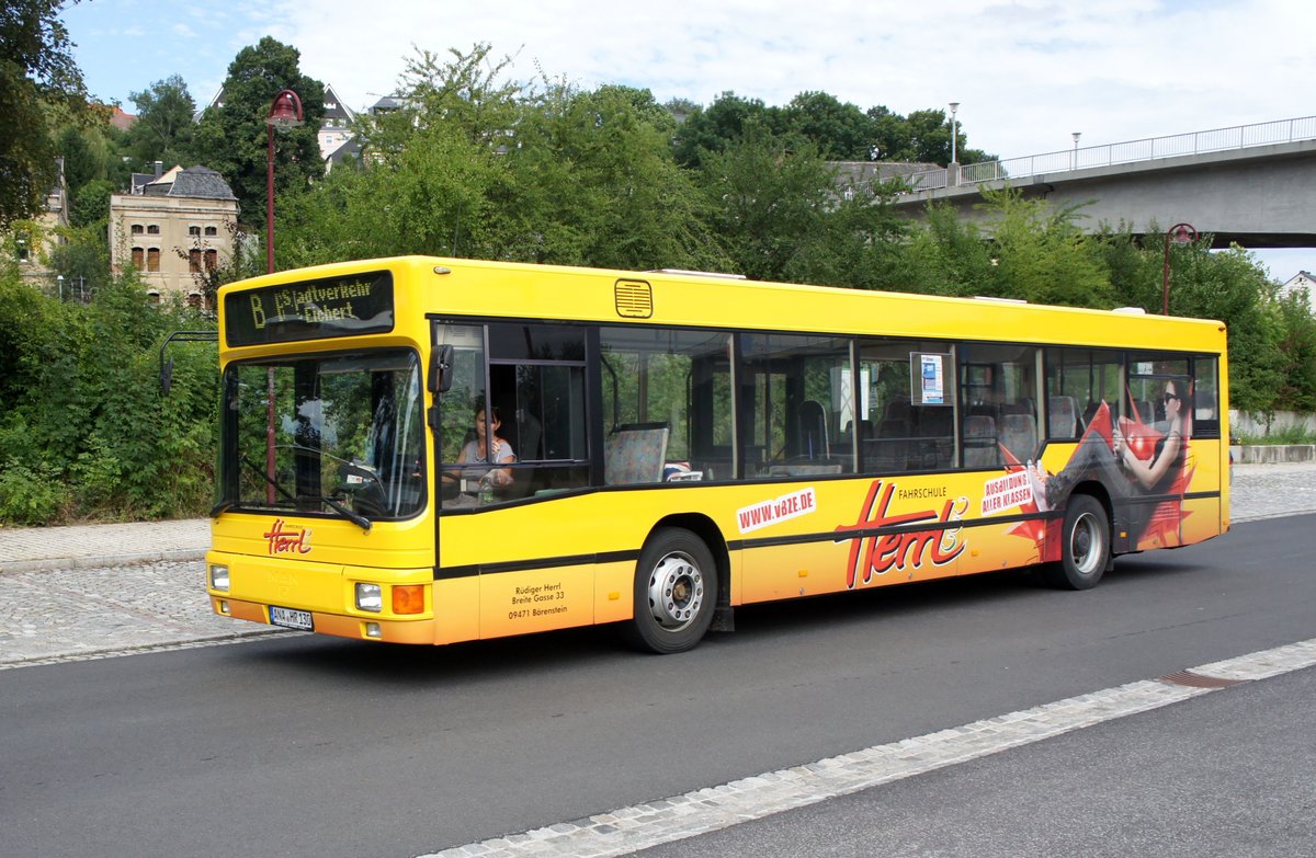 Bus Aue / Stadtbus Aue / Bus Erzgebirge: MAN NL der Fahrschule Herrl (Verkehrsbildungszentrum Erzgebirge), aufgenommen im August 2017 am Bahnhof von Aue (Sachsen).