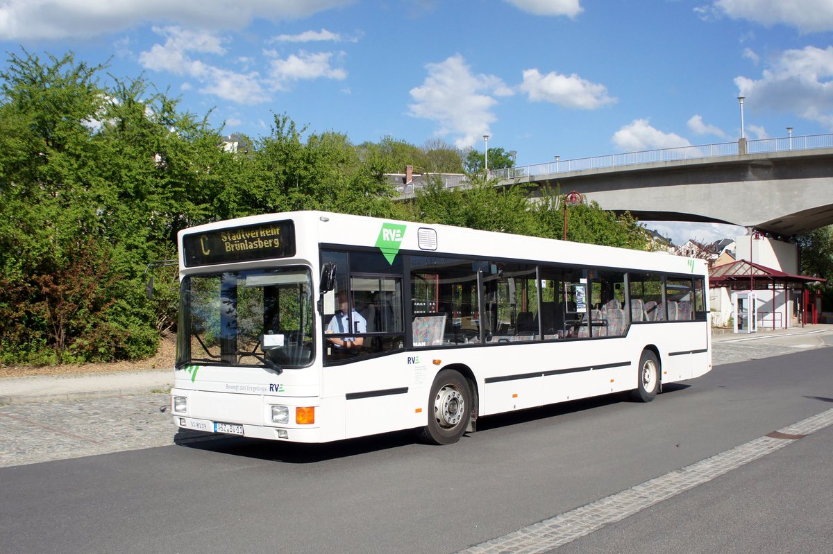 Bus Aue / Stadtbus Aue / Bus Erzgebirge: MAN NL (ASZ-BV 11) der RVE (Regionalverkehr Erzgebirge GmbH), aufgenommen im April 2018 am Bahnhof von Aue (Sachsen).