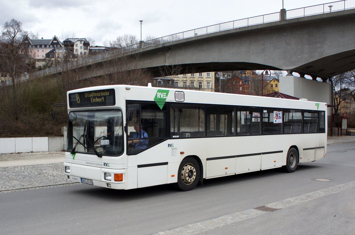 Bus Aue / Stadtbus Aue / Bus Erzgebirge: MAN EL (ASZ-BV 26) der RVE (Regionalverkehr Erzgebirge GmbH), aufgenommen Anfang März 2019 am Bahnhof von Aue (Sachsen).