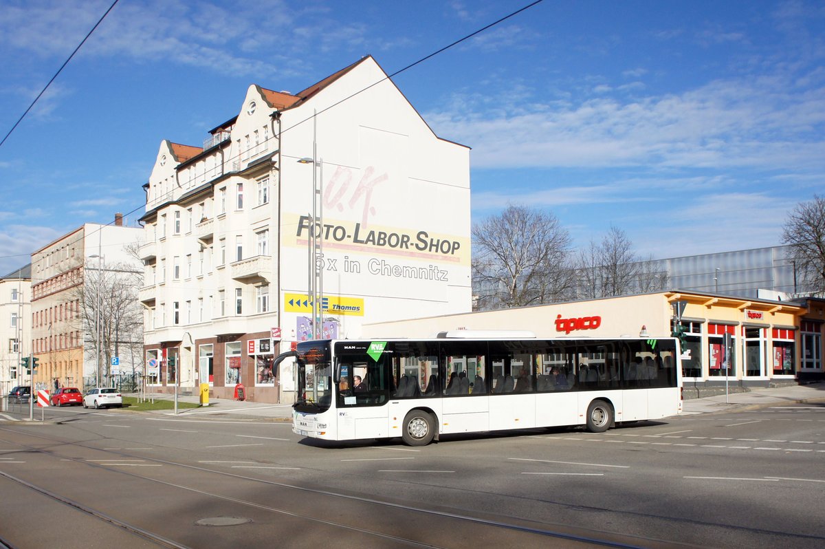 Bus Chemnitz: MAN Lion's City Ü der RVE (Regionalverkehr Erzgebirge GmbH), aufgenommen im März 2017 am Omnibusbahnhof in Chemnitz.
