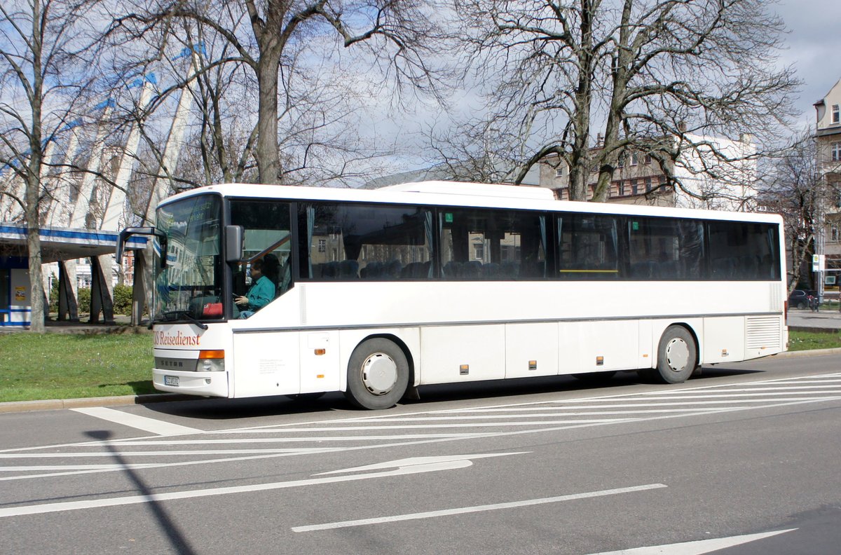 Bus Chemnitz: Setra S 315 UL der TJS Reisedienst GmbH, aufgenommen im Mrz 2019 am Omnibusbahnhof in Chemnitz.