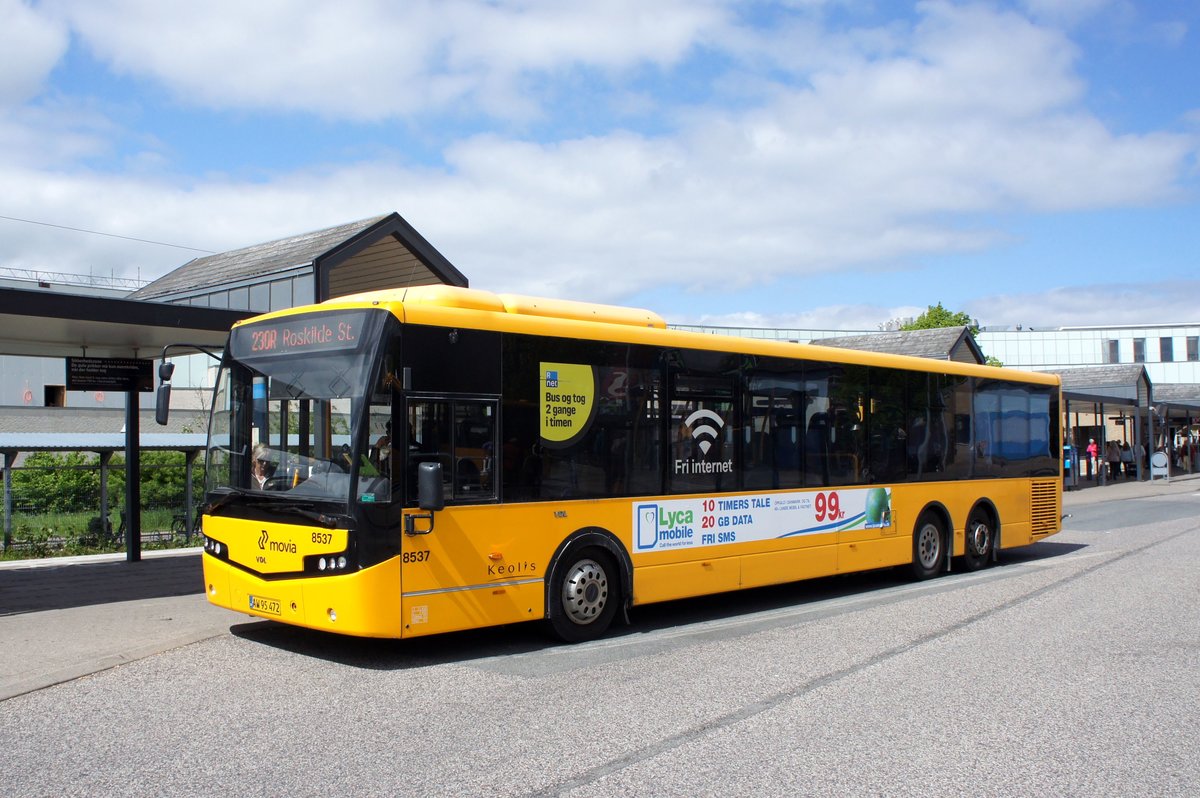 Bus Dänemark / Region Seeland / Region Sjælland: VDL Citea CLE (Low Entry) - Wagen 8537 von Trafikselskabet Movia (Eigentümer Fahrzeug: Keolis Danmark A/S), aufgenommen im Mai 2016 am Bahnhof von Frederikssund.