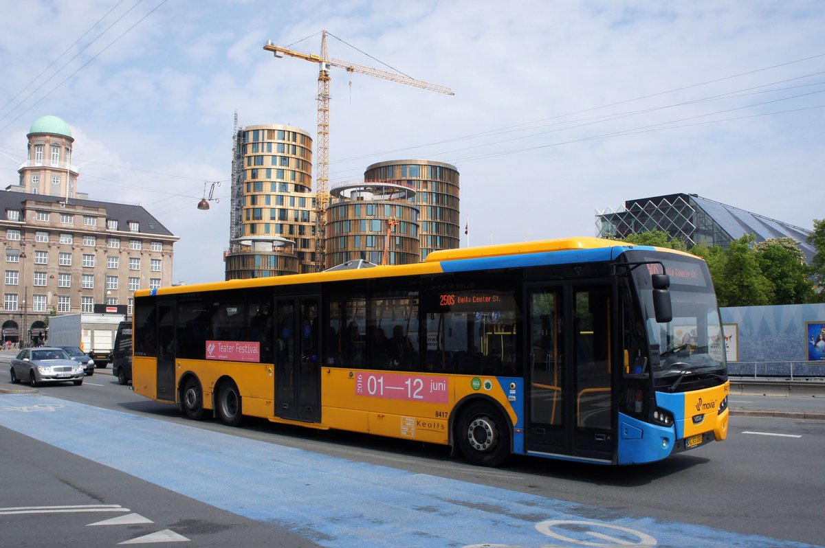 Bus Dänemark / Region Seeland / Region Sjælland: VDL Citea XLE - Wagen 8417 von Trafikselskabet Movia (Eigentümer Fahrzeug: Keolis Danmark A/S), aufgenommen im Mai 2016 am Hauptbahnhof von Kopenhagen.