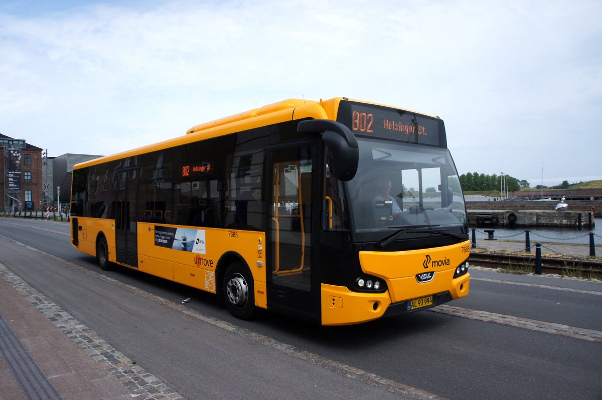 Bus Dnemark / Region Seeland / Region Sjlland: VDL Citea LLE (Light Low Entry) - Wagen 7685 von Trafikselskabet Movia (Eigentmer Fahrzeug: Umove A/S), aufgenommen im Mai 2016 am Hafen von Helsingr (Helsingr).