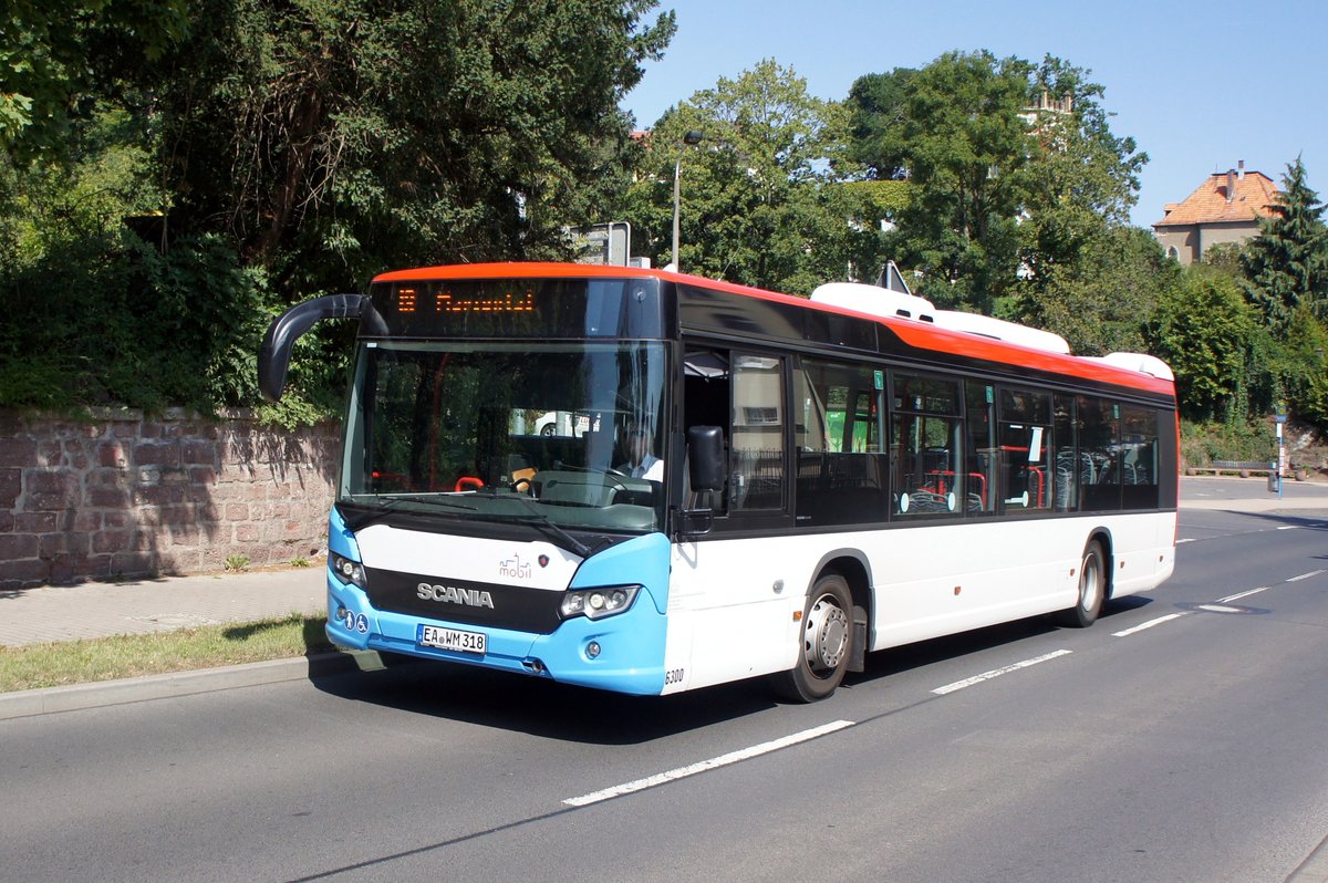 Bus Eisenach / Bus Wartburgkreis: Scania Citywide (EA-WM 318) vom Verkehrsunternehmen Wartburgmobil (VUW), eingesetzt im Stadtverkehr. Aufgenommen im August 2019 im Stadtgebiet von Eisenach.