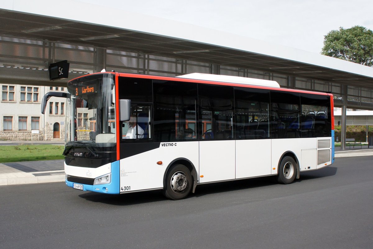 Bus Eisenach / Bus Wartburgkreis: Otokar Vectio C (EA-WM 28) vom Verkehrsunternehmen Wartburgmobil (VUW), aufgenommen am ZOB Eisenach (Zentraler Omnibusbahnhof Eisenach) / Hauptbahnhof von Eisenach im August 2020.